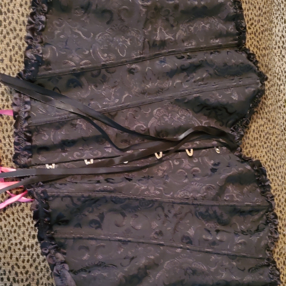 2 Corsets